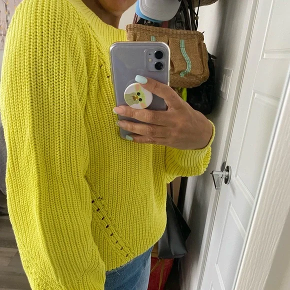 GAP knit sweater , yellow shade NWNT - Picture 10 of 14